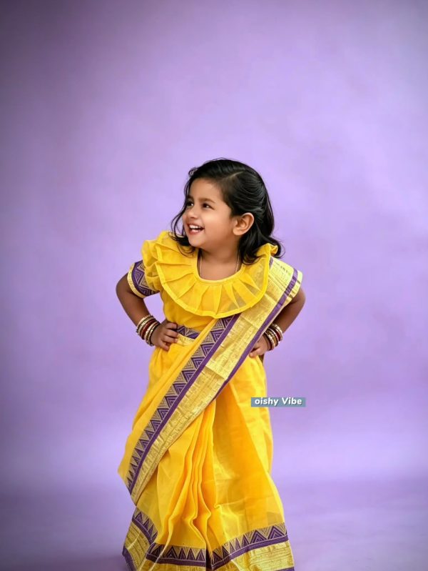 ছোট্ট সোনামণির মিষ্টি হাসিতে নতুন সাজ
