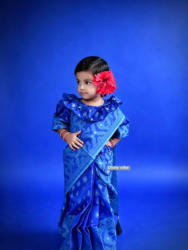 ছোট্ট সোনামণির মিষ্টি হাসিতে নতুন সাজ