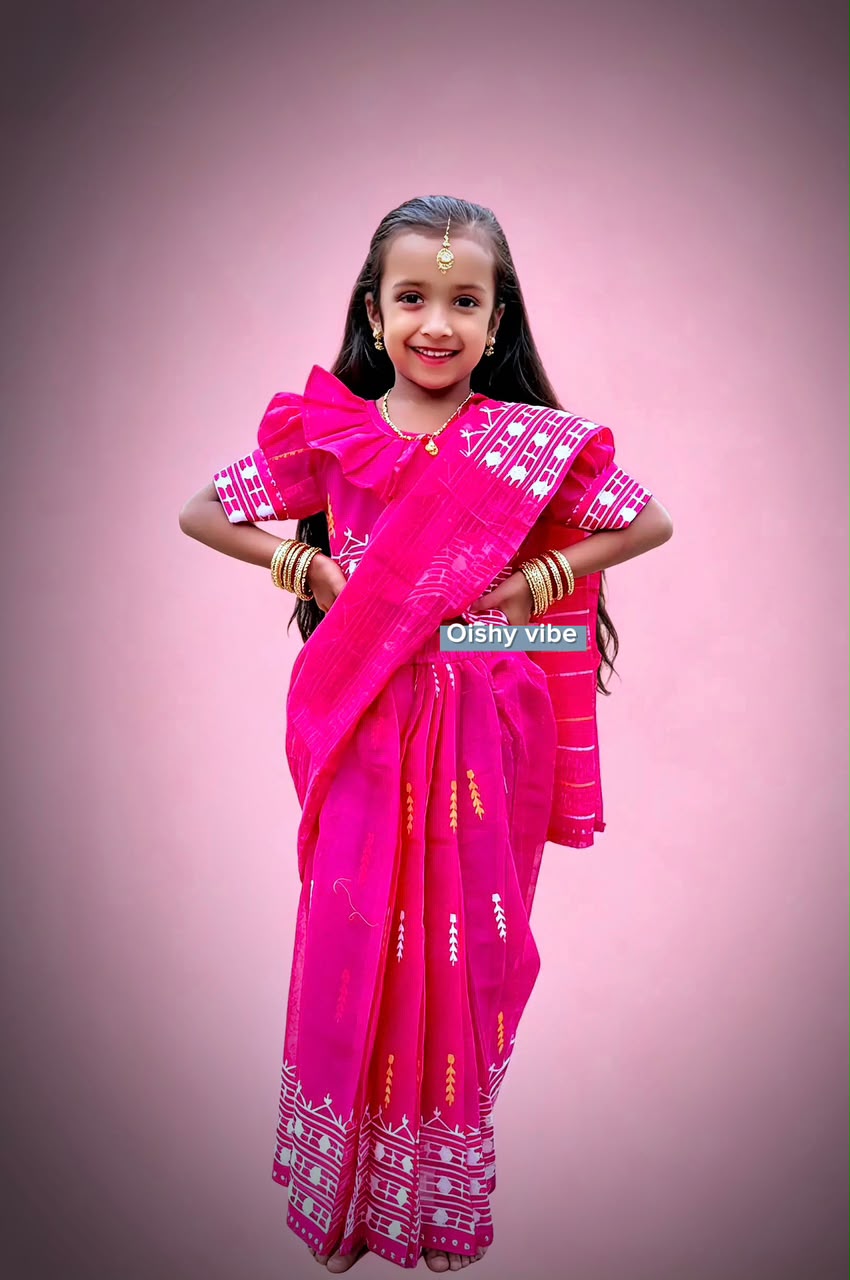 ছোট্ট সোনামণির মিষ্টি হাসিতে নতুন সাজ